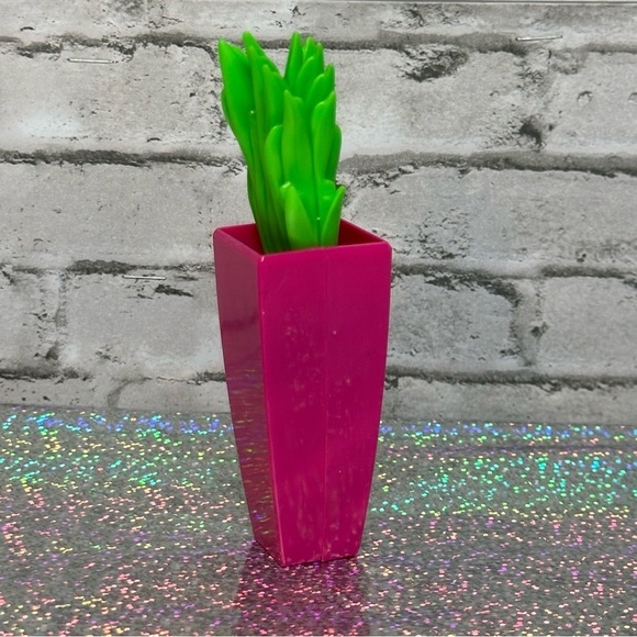 Barbie Close & Go 2018 Potted Plant 4.5" X 1" Replacement Dollhouse Decor NEW - Picture 2 of 6